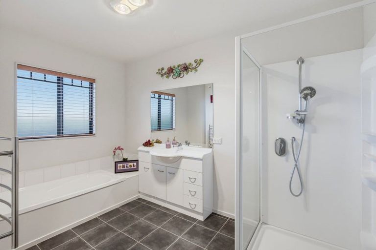 Photo of property in 16 Rifleman Lane, Paraparaumu Beach, Paraparaumu, 5032