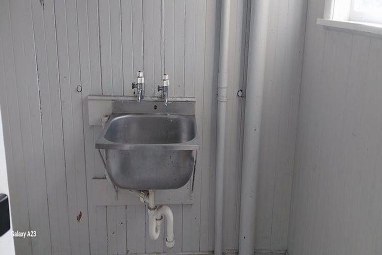 Photo of property in 4 Bertram Grove, Naenae, Lower Hutt, 5011