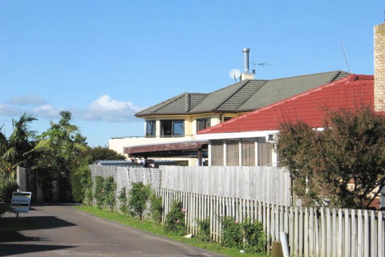 Photo of property in 223 Hill Road, The Gardens, Auckland, 2105