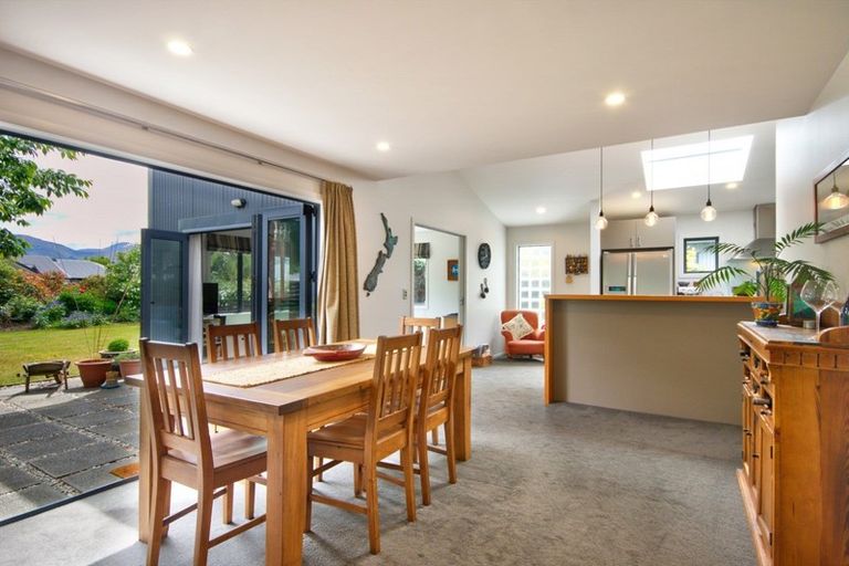 Photo of property in 8 Acheron Place, Lake Hayes, Queenstown, 9304