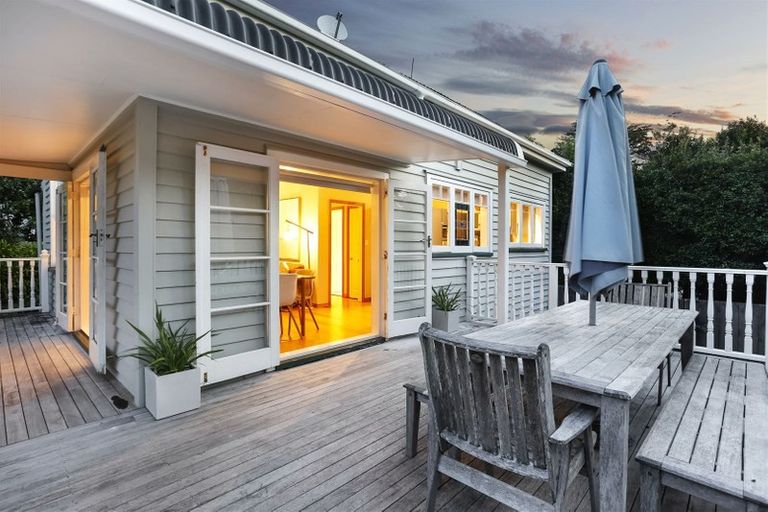 Photo of property in 30 Park Avenue, Birkenhead, Auckland, 0626