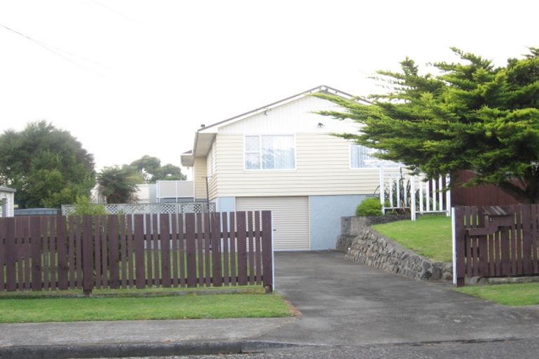 Photo of property in 1 Konini Grove, Raumati Beach, Paraparaumu, 5032