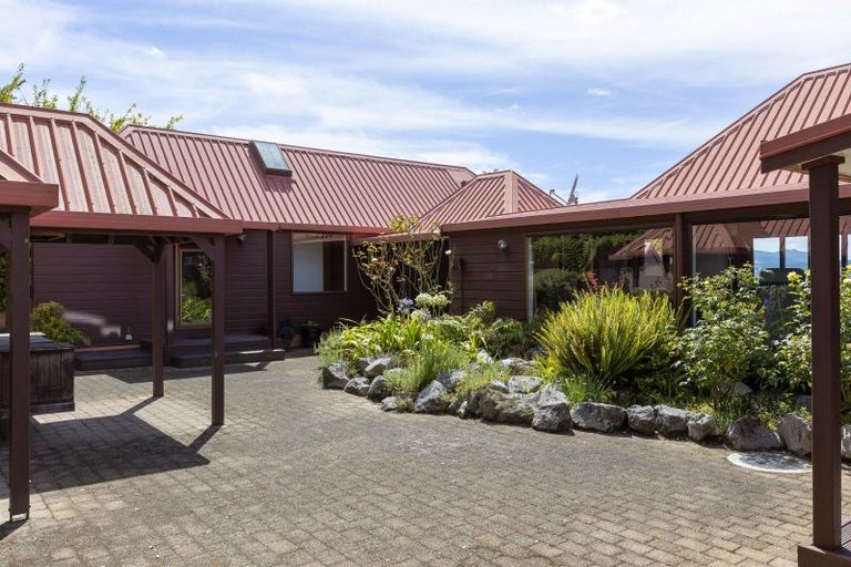 Photo of property in 892 Acacia Bay Road, Acacia Bay, Taupo, 3330