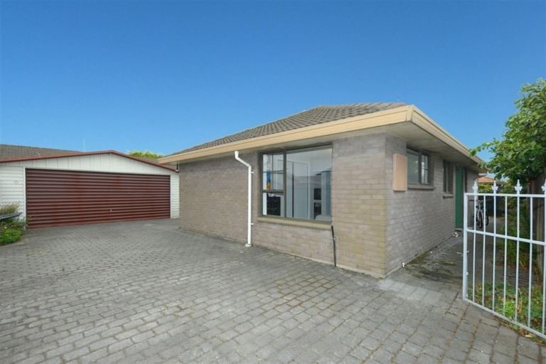 Photo of property in 2/5 Peebles Drive, Hei Hei, Christchurch, 8042