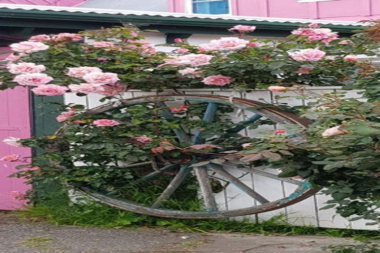 Photo of property in 37 Gillies Crescent, Waimarama, Havelock North, 4294