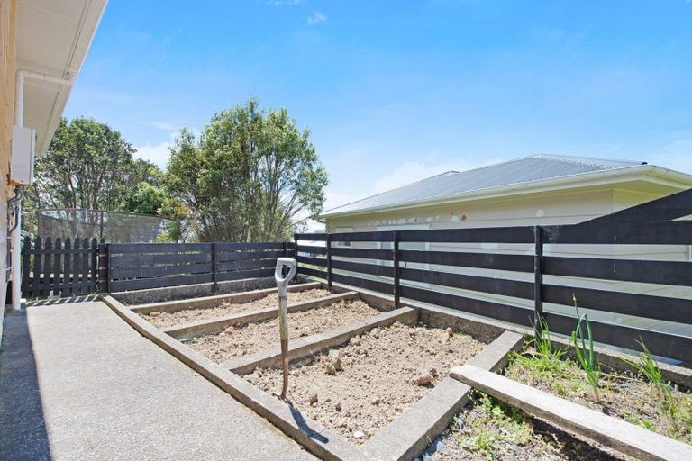 Photo of property in 21 Trebann Street, Paparangi, Wellington, 6037