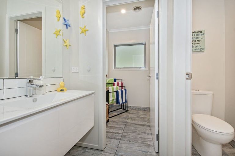 Photo of property in 13 Vintage Lane, Kauri, 0185