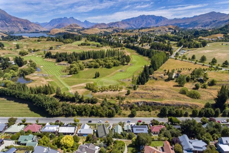 Photo of property in 43 Mcdonnell Road, Arrowtown, 9302