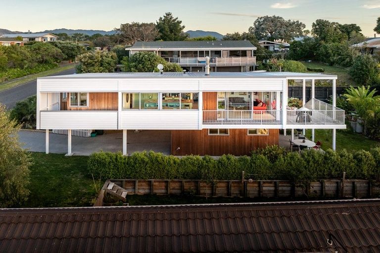 Photo of property in 6 Pine Ridge Terrace, Waikanae Beach, Waikanae, 5036