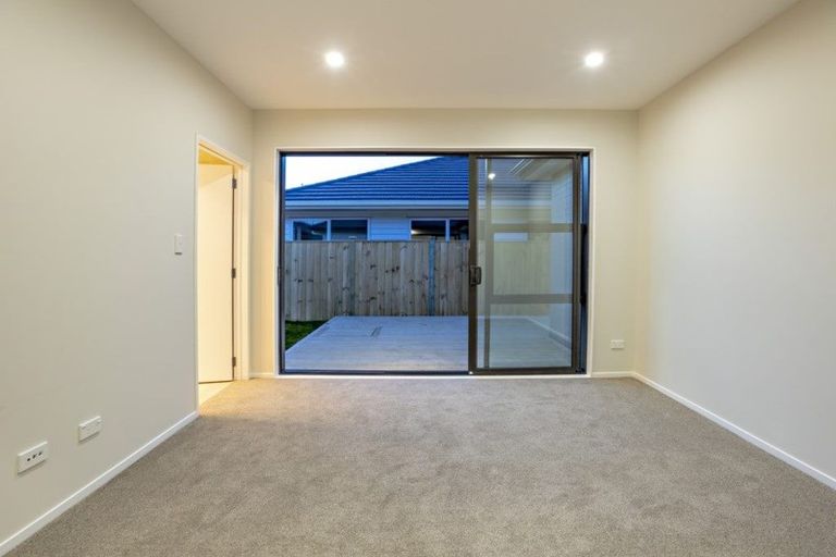 Photo of property in 26 Sapwood Crescent, Takanini, 2110