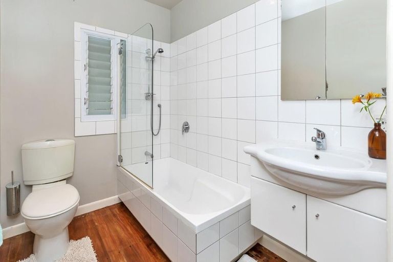 Photo of property in 308 One Tree Point Road, One Tree Point, 0118