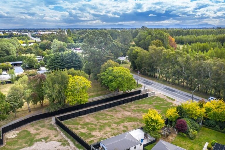 Photo of property in 409 Sawyers Arms Road, Harewood, Christchurch, 8051