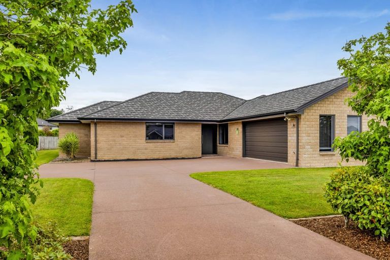 Photo of property in 12 Mercade Close, Stratford, 4332