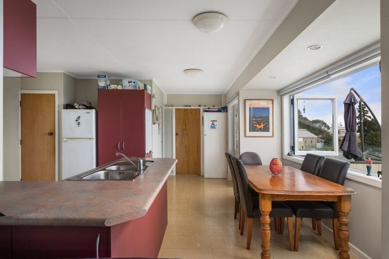 Photo of property in 100 Broad Street, Thames, 3500