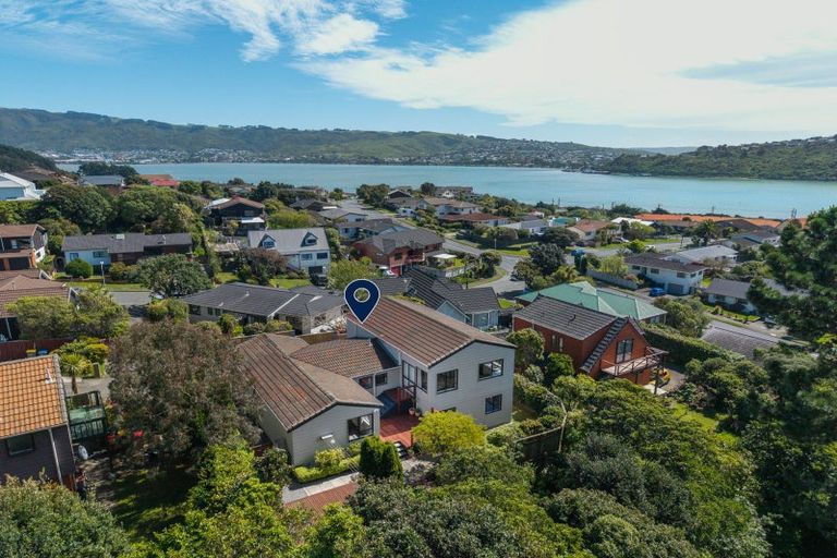 Photo of property in 9 Kinnel Grove, Papakowhai, Porirua, 5024