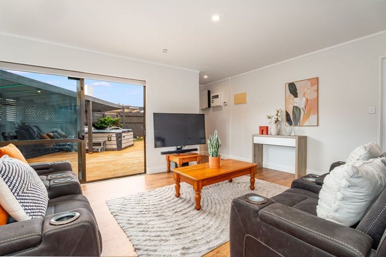 Photo of property in 38 Whanga Crescent, Titahi Bay, Porirua, 5022