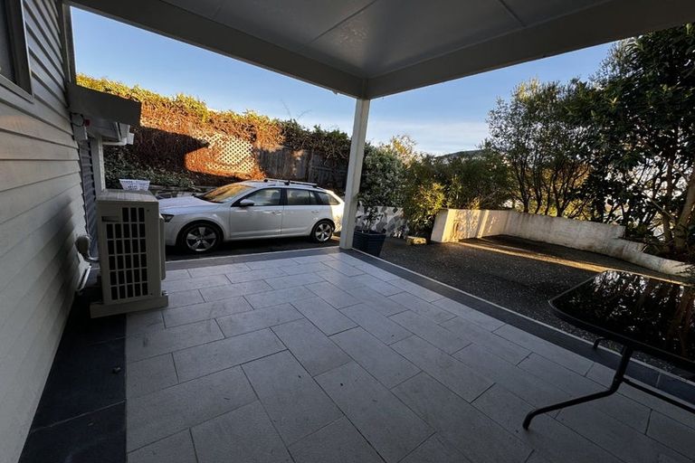 Photo of property in 1 Emerald Hill, Havelock North, 4130