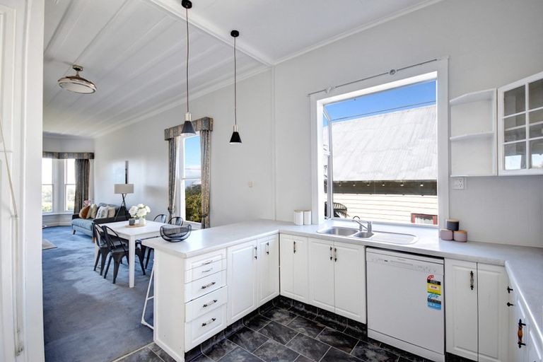 Photo of property in 10 Whitby Street, Mornington, Dunedin, 9011