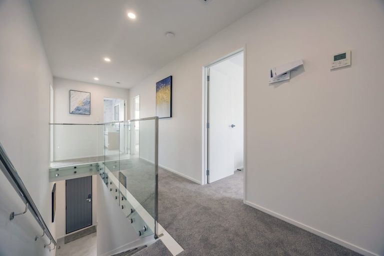 Photo of property in 6 Kartolina Crescent, Kumeu, 0810