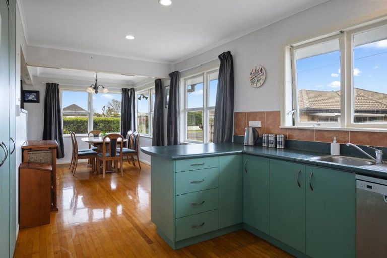 Photo of property in 48 Sandspit Road, Waiuku, 2123