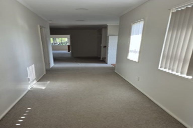 Photo of property in 1 Koromiko Place, Waiuku, 2123