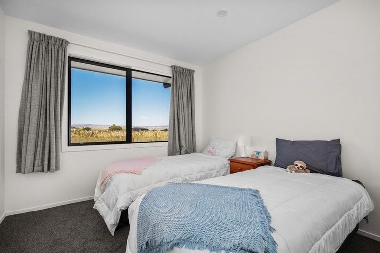 Photo of property in 21 Thyme Fields Road, Springvale, 9393