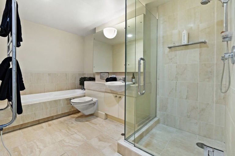 Photo of property in 11/310 Oriental Parade, Oriental Bay, Wellington, 6011