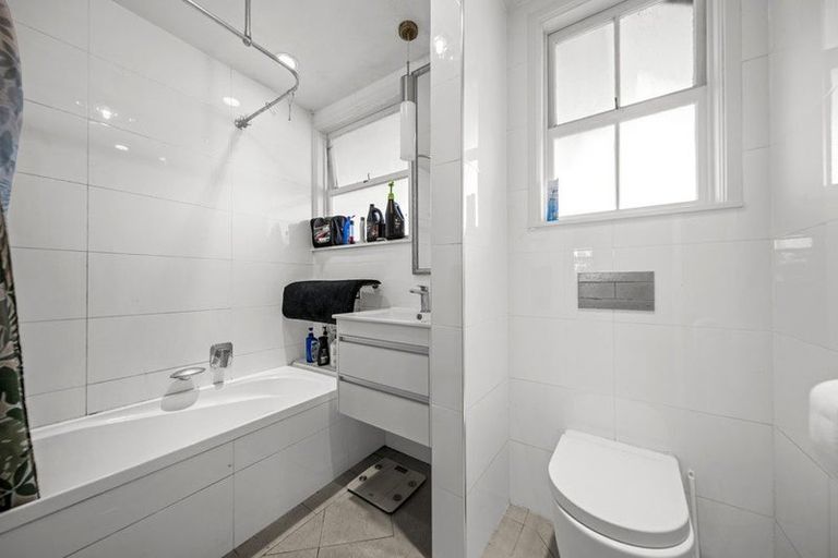 Photo of property in 7 Aberdeen Road, Castor Bay, Auckland, 0620