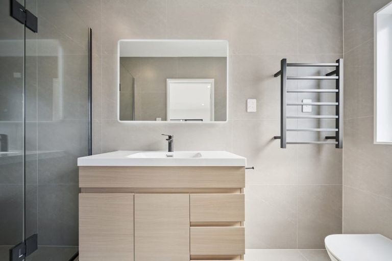 Photo of property in 10 Clendon Place, Manurewa, Auckland, 2102