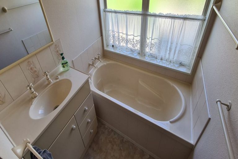 Photo of property in 11 Frisken Place, Lynmore, Rotorua, 3010