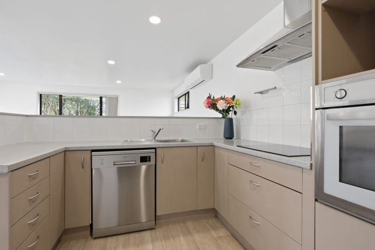 Photo of property in 6 Hilltop Road, Parkvale, Tauranga, 3112