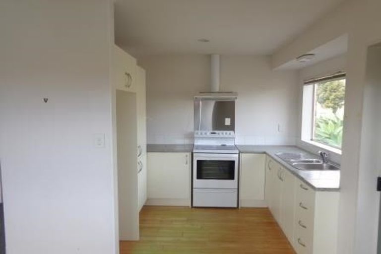 Photo of property in 17 Hassan Drive, Massey, Auckland, 0614