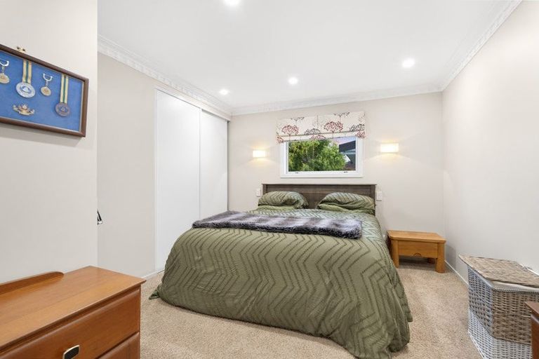 Photo of property in 16 Langford Place, Dairy Flat, Albany, 0792