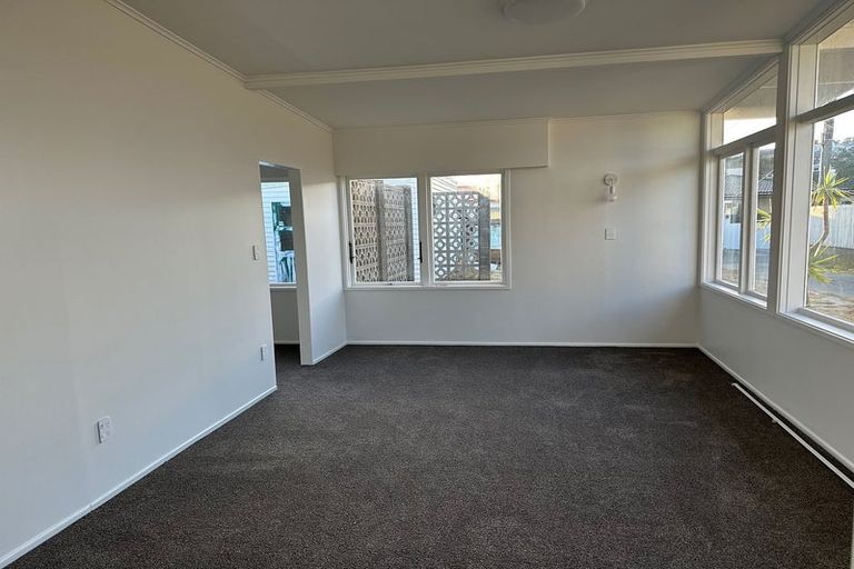 Photo of property in 9 Harbour Park Terrace, Khandallah, Wellington, 6035