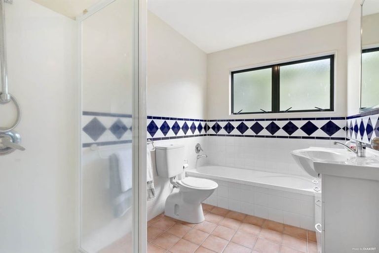 Photo of property in 2/27 Commodore Parry Road, Castor Bay, Auckland, 0620