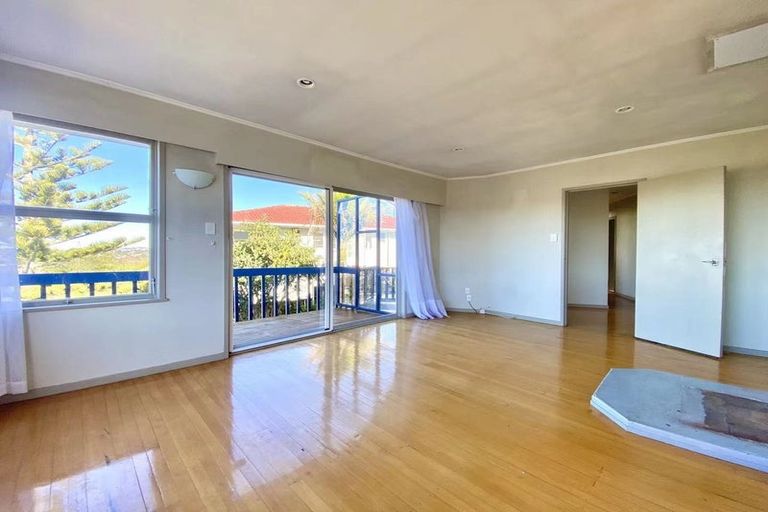 Photo of property in 34 Juniper Road, Sunnynook, Auckland, 0620