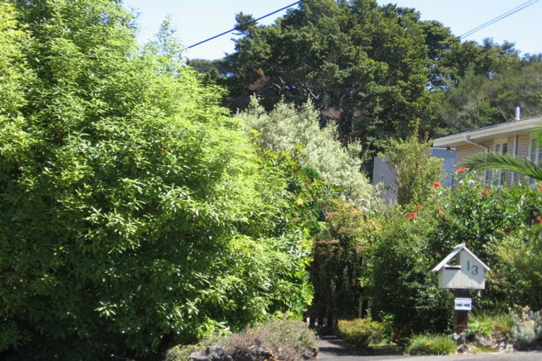 Photo of property in 2/13 Wernham Place, Northcote, Auckland, 0626