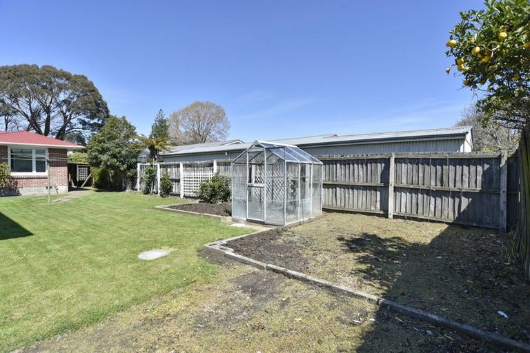 Photo of property in 30 Kendal Avenue, Burnside, Christchurch, 8053
