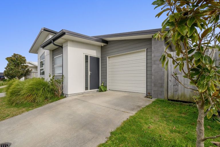 Photo of property in 18a Komata Crescent, Papamoa Beach, Papamoa, 3118