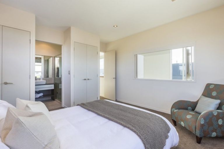 Photo of property in 12 Te Mauri Place, Omaha, 0986