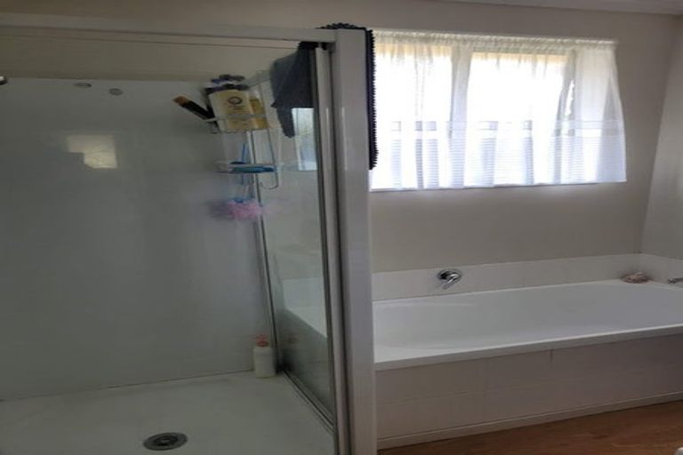 Photo of property in 765 Swanson Road, Swanson, Auckland, 0612