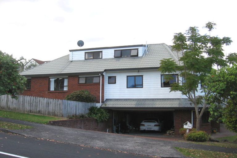 Photo of property in 1 Javelin Place, West Harbour, Auckland, 0618