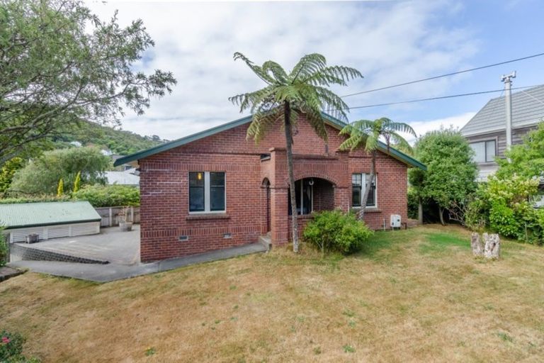 Photo of property in 17 Ngatoto Street, Khandallah, Wellington, 6035