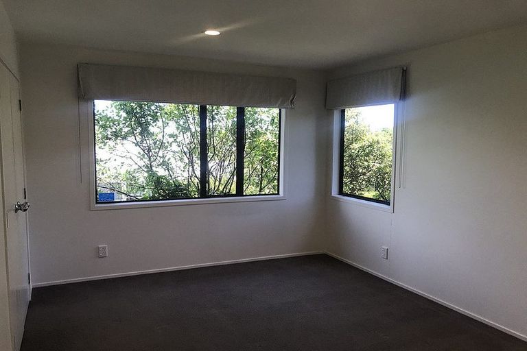 Photo of property in 1/19 Beach Road, Castor Bay, Auckland, 0620