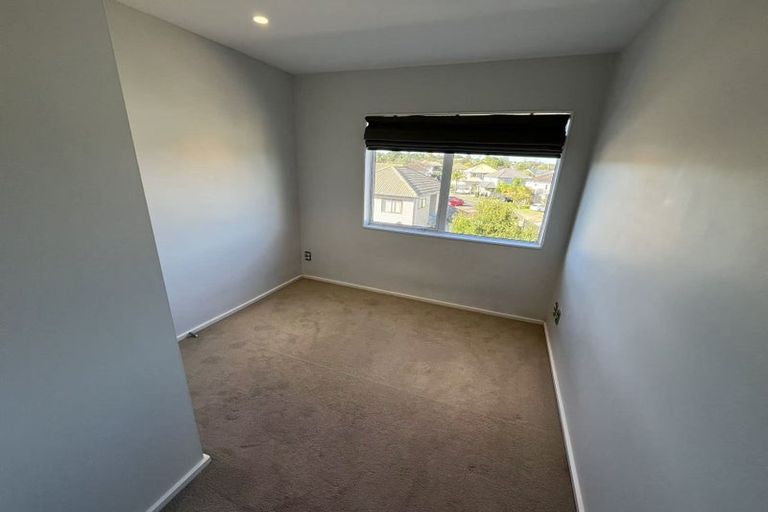 Photo of property in 87 Bordeaux Parade, Te Atatu South, Auckland, 0610