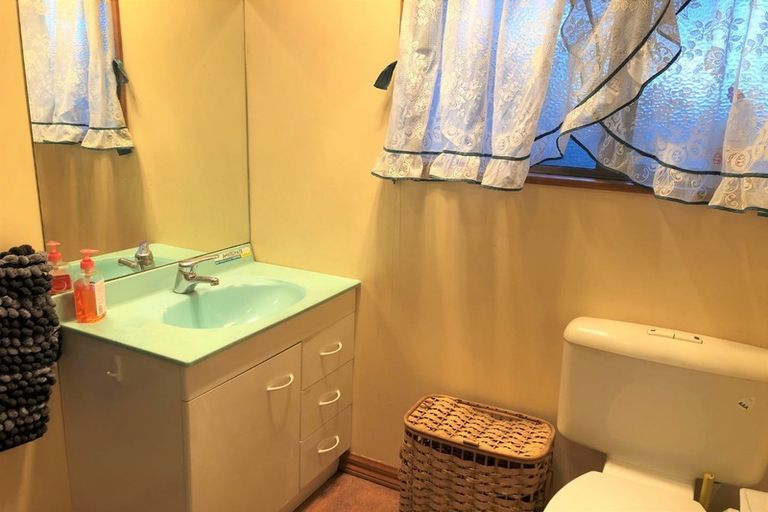 Photo of property in 52 Blue Gum Place, New Brighton, Christchurch, 8083