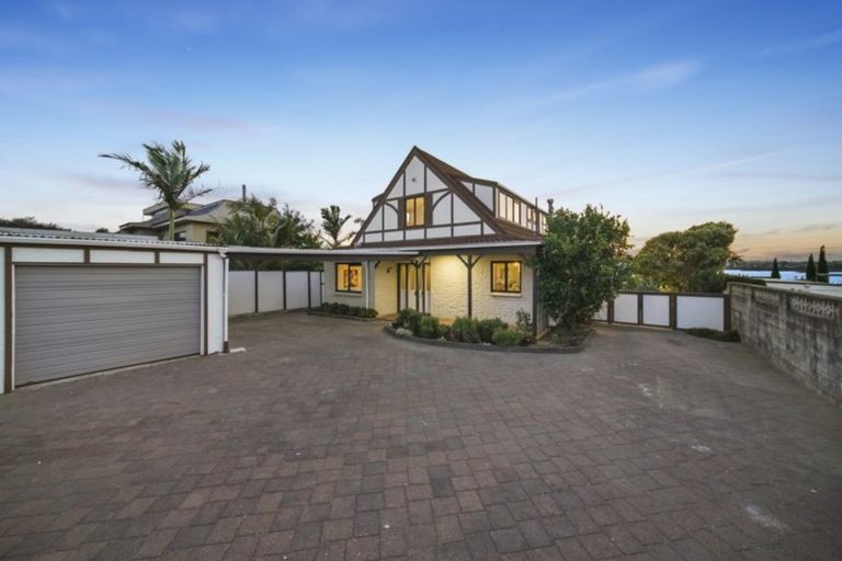 Photo of property in 2/127 Bucklands Beach Road, Bucklands Beach, Auckland, 2012