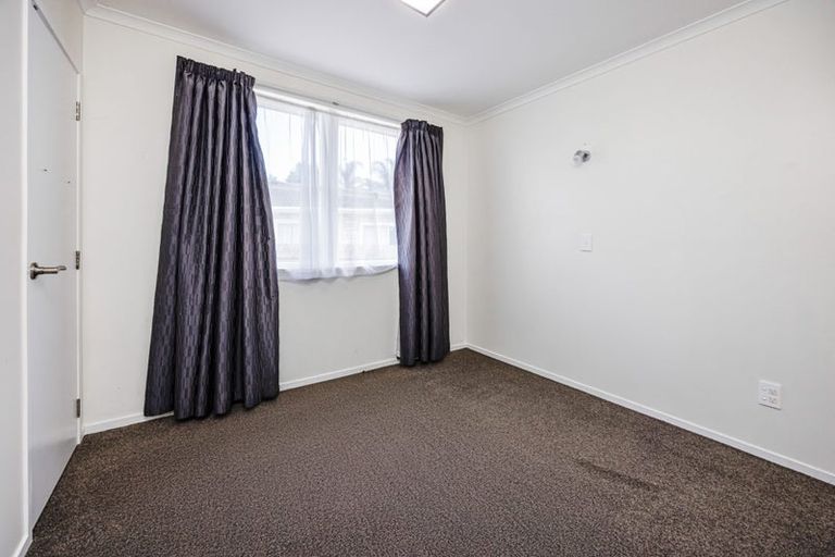 Photo of property in 1/1 Cooper Place, Papakura, 2110