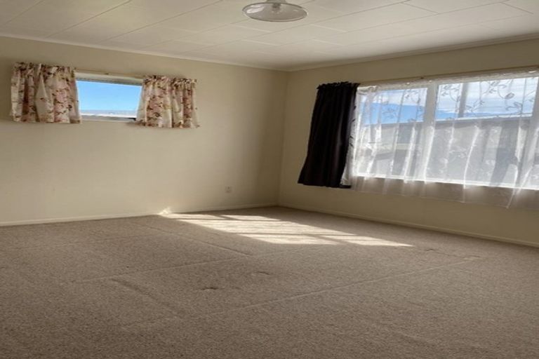Photo of property in 26 Oxford Street, Taradale, Napier, 4112