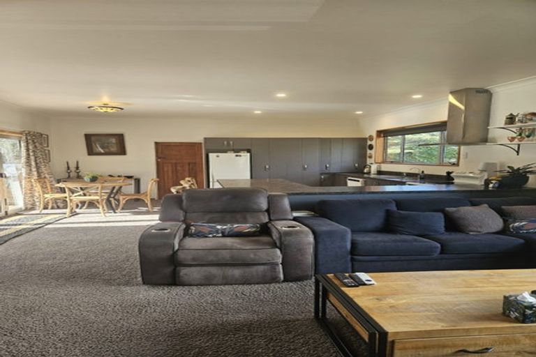 Photo of property in 42 Helvellyn Street, Woodside, Outram, 9073